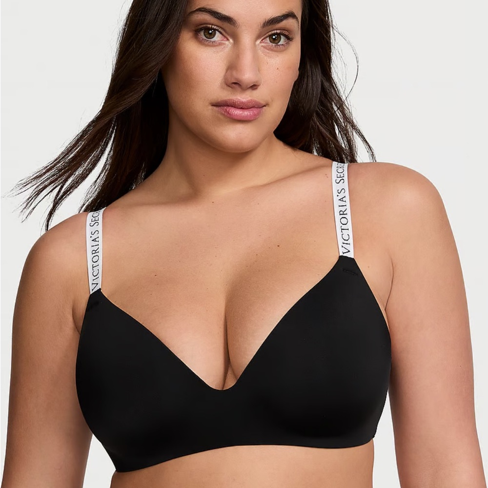 Victoria secret 
Lightly Lined Wireless Bra - brand new
